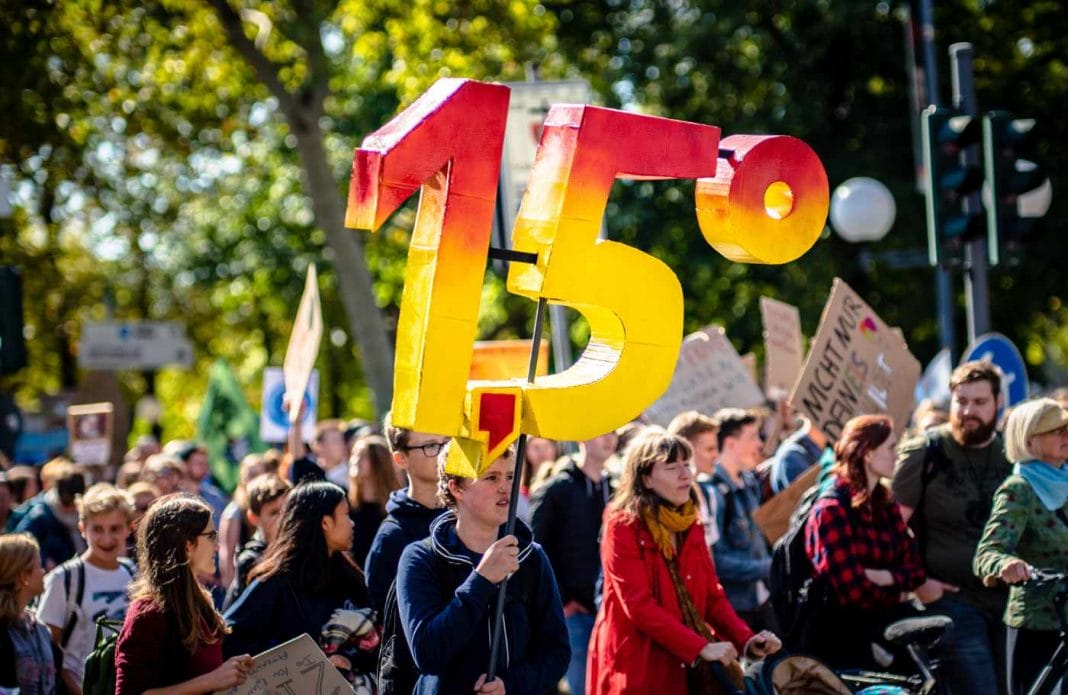 Demo für Klimaschutz und die Einhaltung des 1,5° Ziels des Pariser Klimaabkommens.