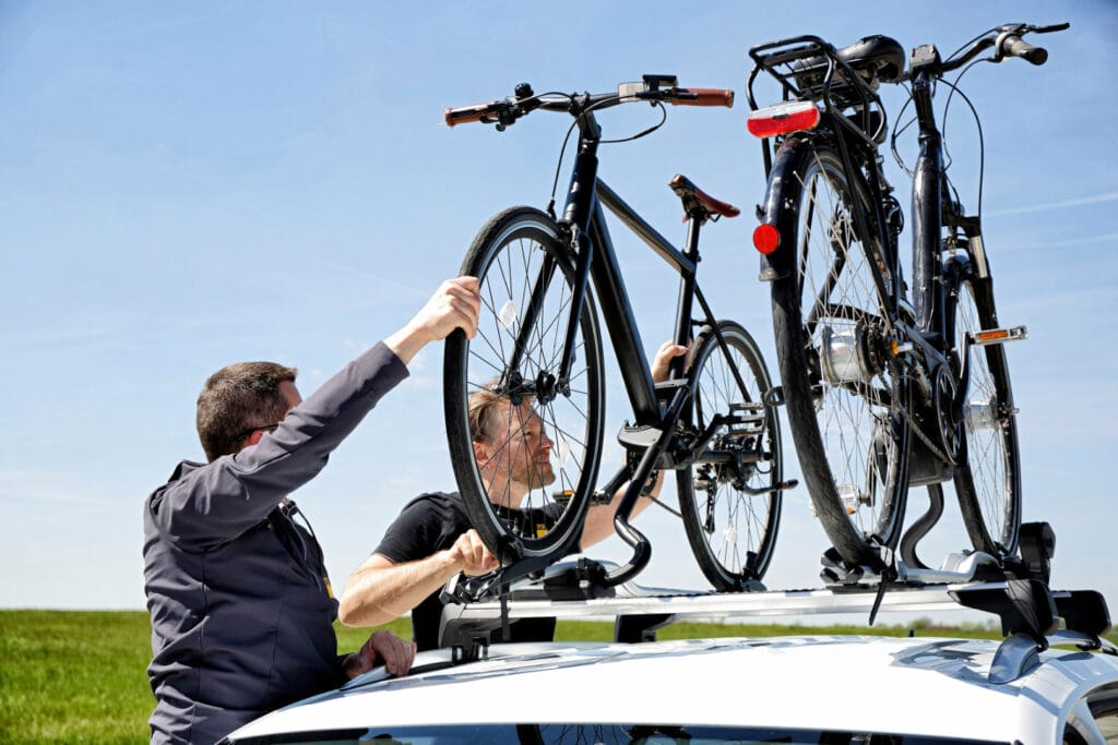 Montage des Dachfahrradträgersystemes.