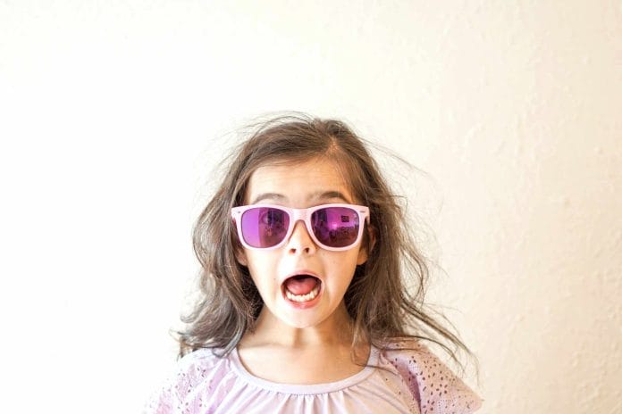 Sonnenbrillen sind kein reines Mode Accessoire. (Bild: Unsplash/Thomas Park)